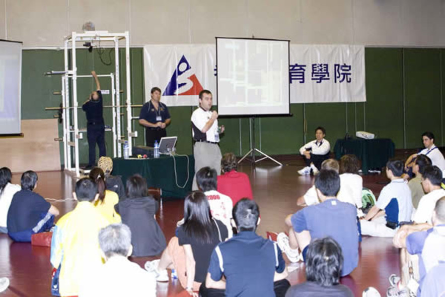 <p>Speakers of the International Scientific Symposium interact with the participants during the practical and demonstration sessions.</p>
