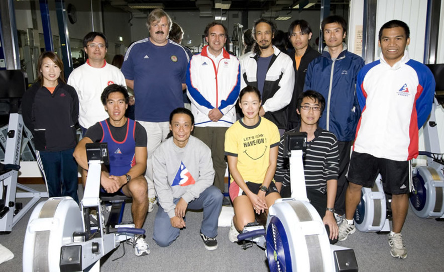 <p>Coach Forbes-Thomas (4<sup>th</sup> from left, back row), HKSI Head Rowing Coach Chris Perry (3<sup>rd</sup> from left, back row), rowers Law Hiu-fung (2<sup>nd</sup> from left, front row) and Lee Ka-man (2<sup>nd</sup> from right, front row), HKSI Sports Science and Sports Medicine Coordinator Raymond So (2<sup>nd</sup> from left, back row) and other sports science professionals appreciate the opportunity of exchange which would help athletes in preparing the upcoming Hong Kong 2009 East Asian Games and Guangzhou 2010 Asian Games.</p>
