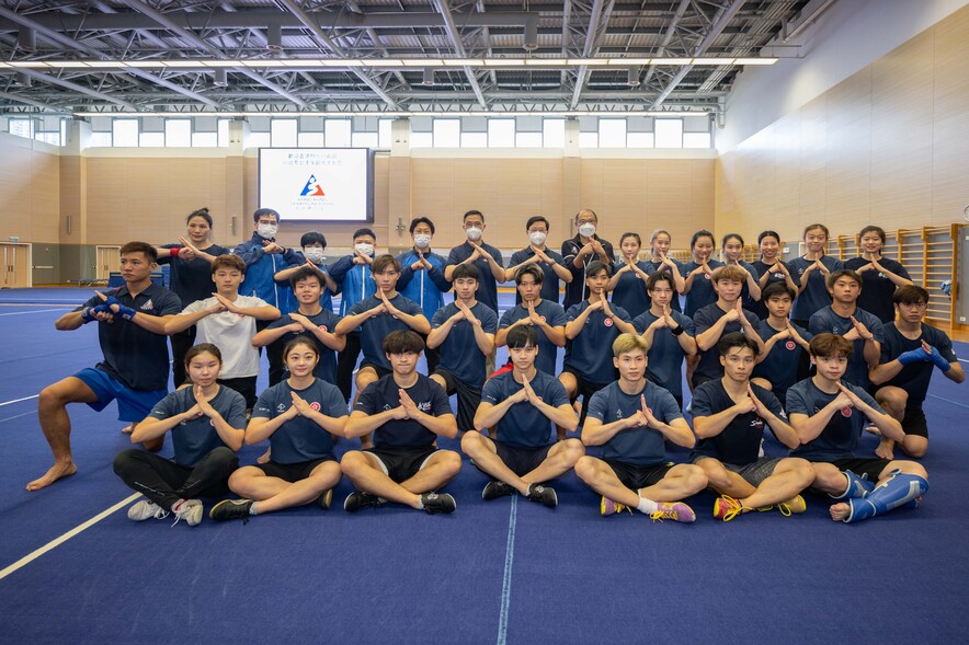 <p>Mr John Lee Ka-chiu GBM SBS PDSM PMSM, the Chief Executive of the Hong Kong Special Administrative Region, exchanged with wushu athletes at the HKSI to learn more about athletes&rsquo; training.&nbsp;</p>
