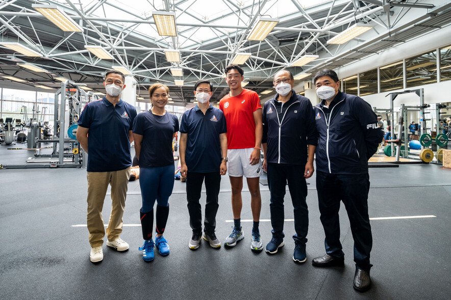 <p>Mr John Lee Ka-chiu GBM SBS PDSM PMSM, the Chief Executive of the Hong Kong Special Administrative Region, visited the Fitness Training Centre to learn more about&nbsp;the HKSI&rsquo;s elite training system.</p>
