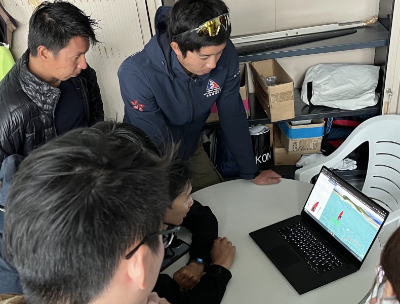 <p>HKUST researchers calculate the optimal course and angle settings for the Hong Kong Windsurfing Team using wind tunnel experiment and numerical simulation data.&nbsp;(photo: The Hong Kong University of Science and Technology)</p>
