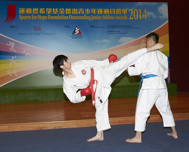 Karatedo athlete Chan Ho-hong (right) and Wai Kwok-ying (left), demonstrate their sports talent in front of more than a hundred guests, coaches, athletes and students.