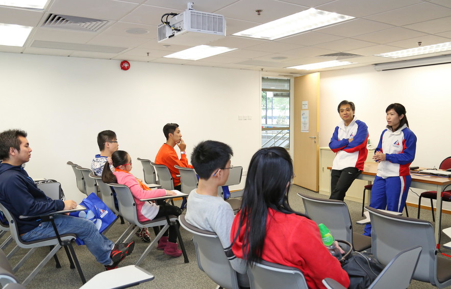 Hong Kong elite squash athlete Annie Au Wing-chi shared her athletic experience with the public in the “Meet with Athletes and Coaches” session at the HKSI Open Day.
