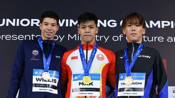 Mak Sai-ting (middle) (photo: World Aquatics)