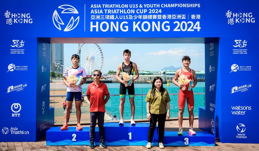 Ting Ngai-chun (1st from right)

(Photo: Triathlon Association of Hong