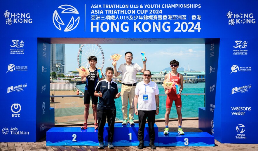 Mok Pak-fan (1st from right)

(Photo: Triathlon Association of Hong