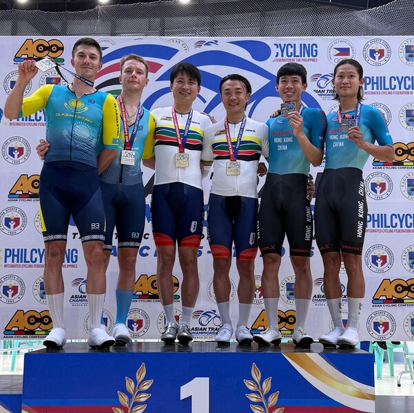 (1st and 2nd from right) &nbsp;Chu Tsun-wai&nbsp;and&nbsp;Tso