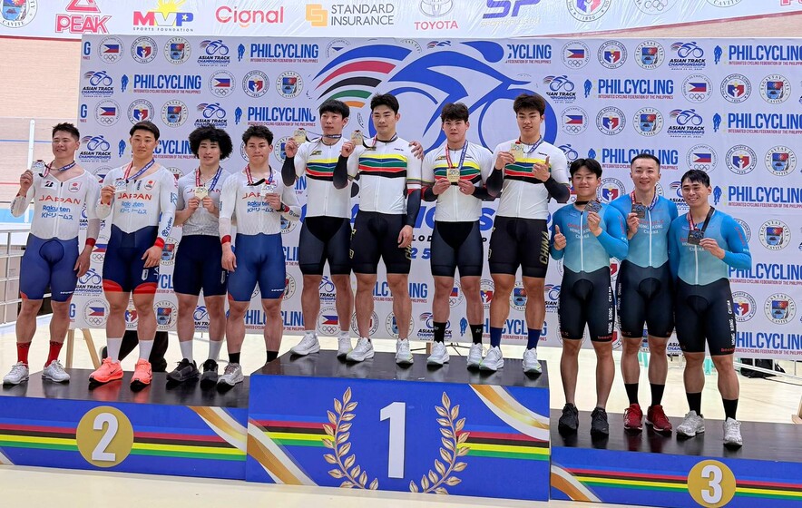 (1st to 3rd from right) &nbsp;Yung Tsun-ho,&nbsp;To