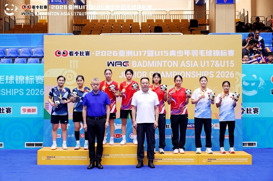 (Back row, from left) Au Yeung Wing-chi and Ip Sum-yau (Photo: WAG