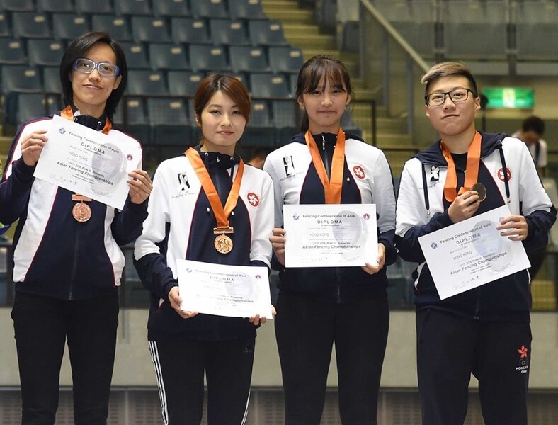 Women&#39;s Foil Team (from left): Kimberley Vanessa Cheung, Cheng
